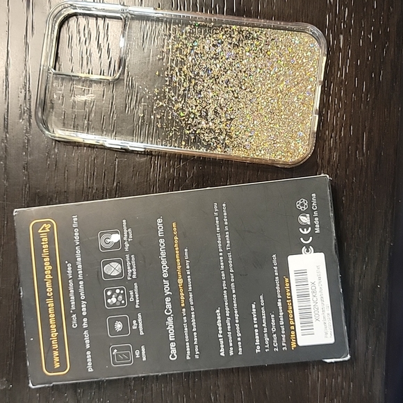 IPhone 12 Pro max case and screen protector - Picture 3 of 4